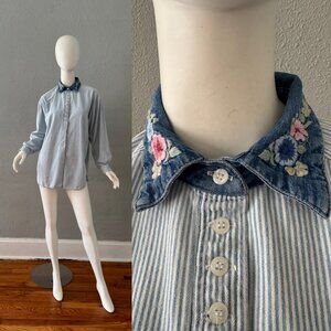 Vintage 90s Blue Oversized Embroidered Button Cotton Top Blouse M